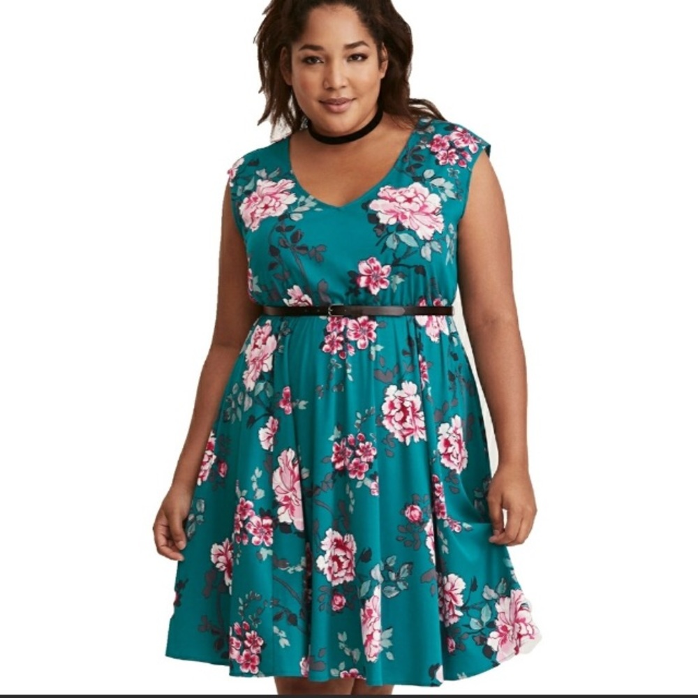 Torrid floral dress NWT